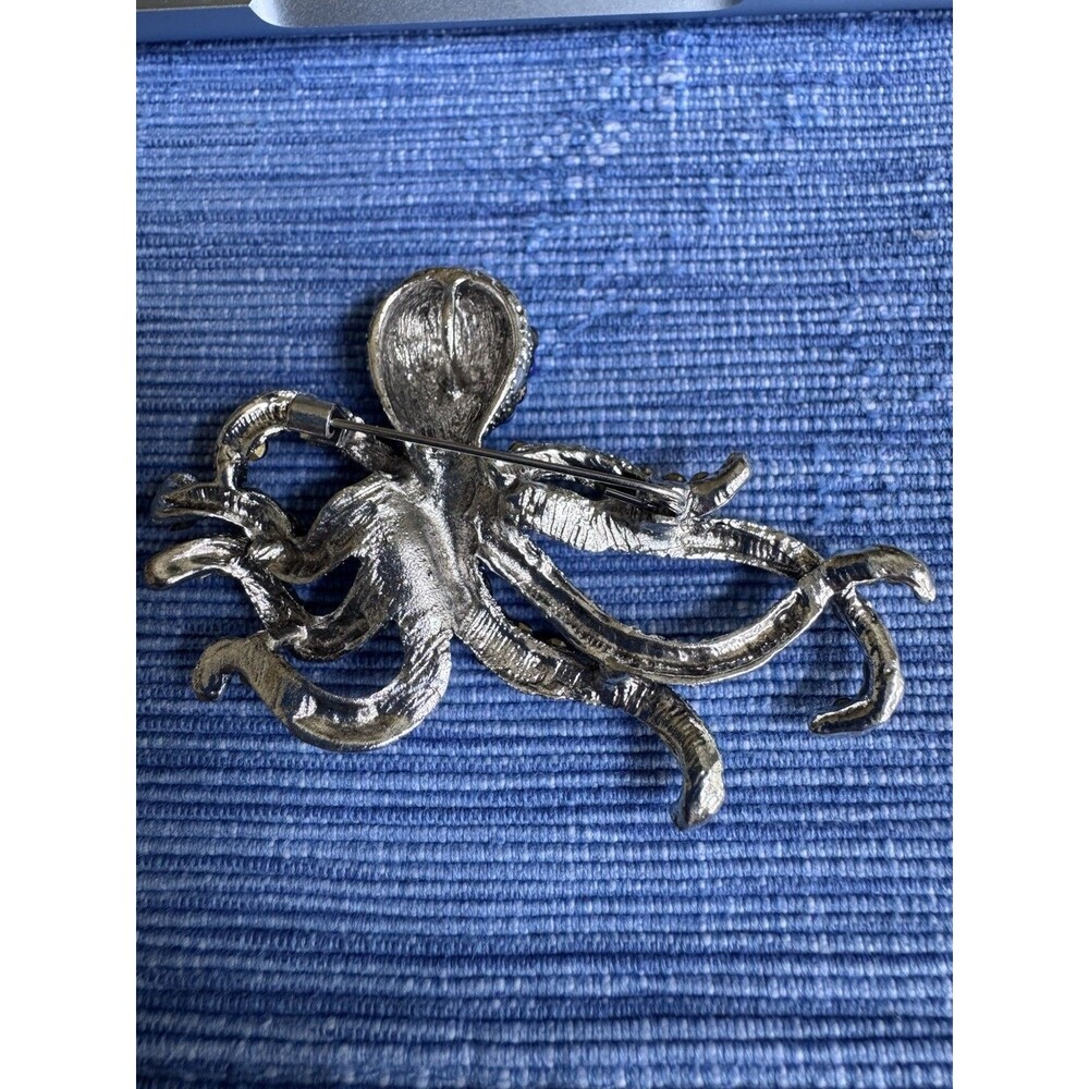 Vintage Octopus Eye catching Brooch In Dark Metal And Silver tone In Rhinestones - Picture 5 of 8